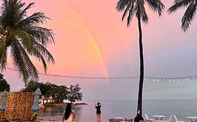 ทรี ทรีส์ สมุย รีสอร์ต